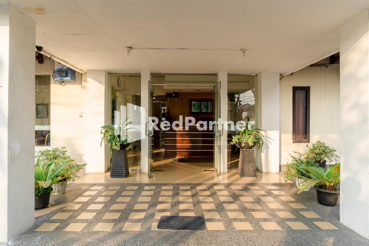 Cherry Pink Hotel Medan Mitra Reddoorz ภายนอก รูปภาพ