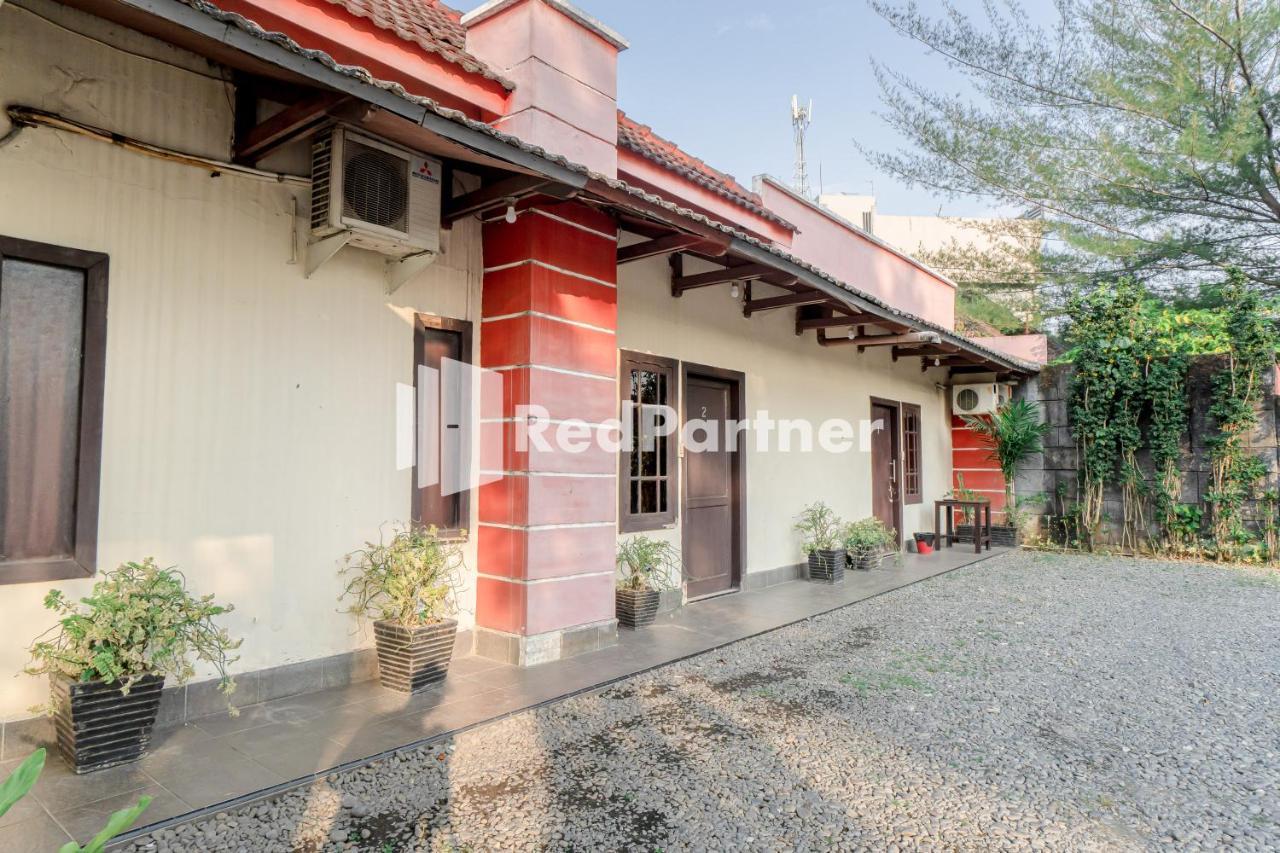 Cherry Pink Hotel Medan Mitra Reddoorz ภายนอก รูปภาพ