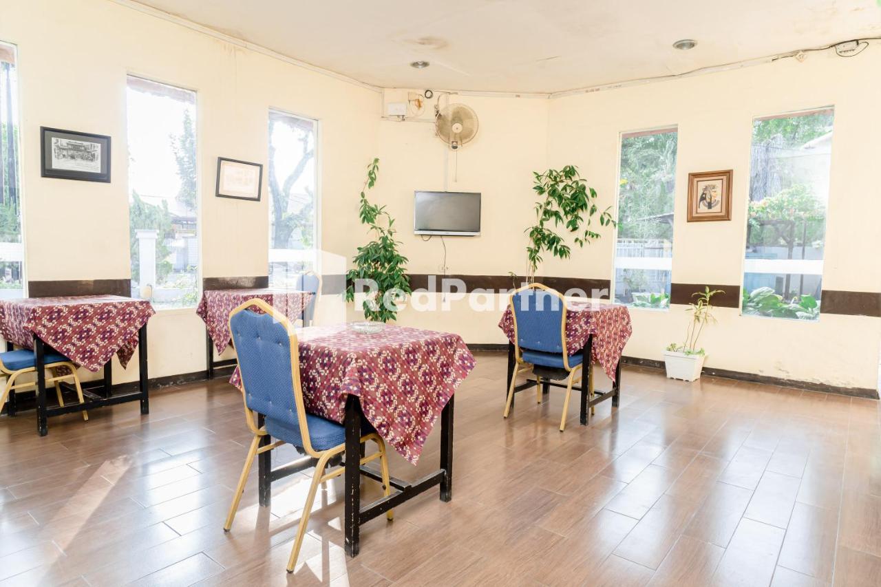 Cherry Pink Hotel Medan Mitra Reddoorz ภายนอก รูปภาพ