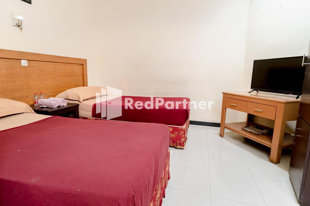 Cherry Pink Hotel Medan Mitra Reddoorz ภายนอก รูปภาพ