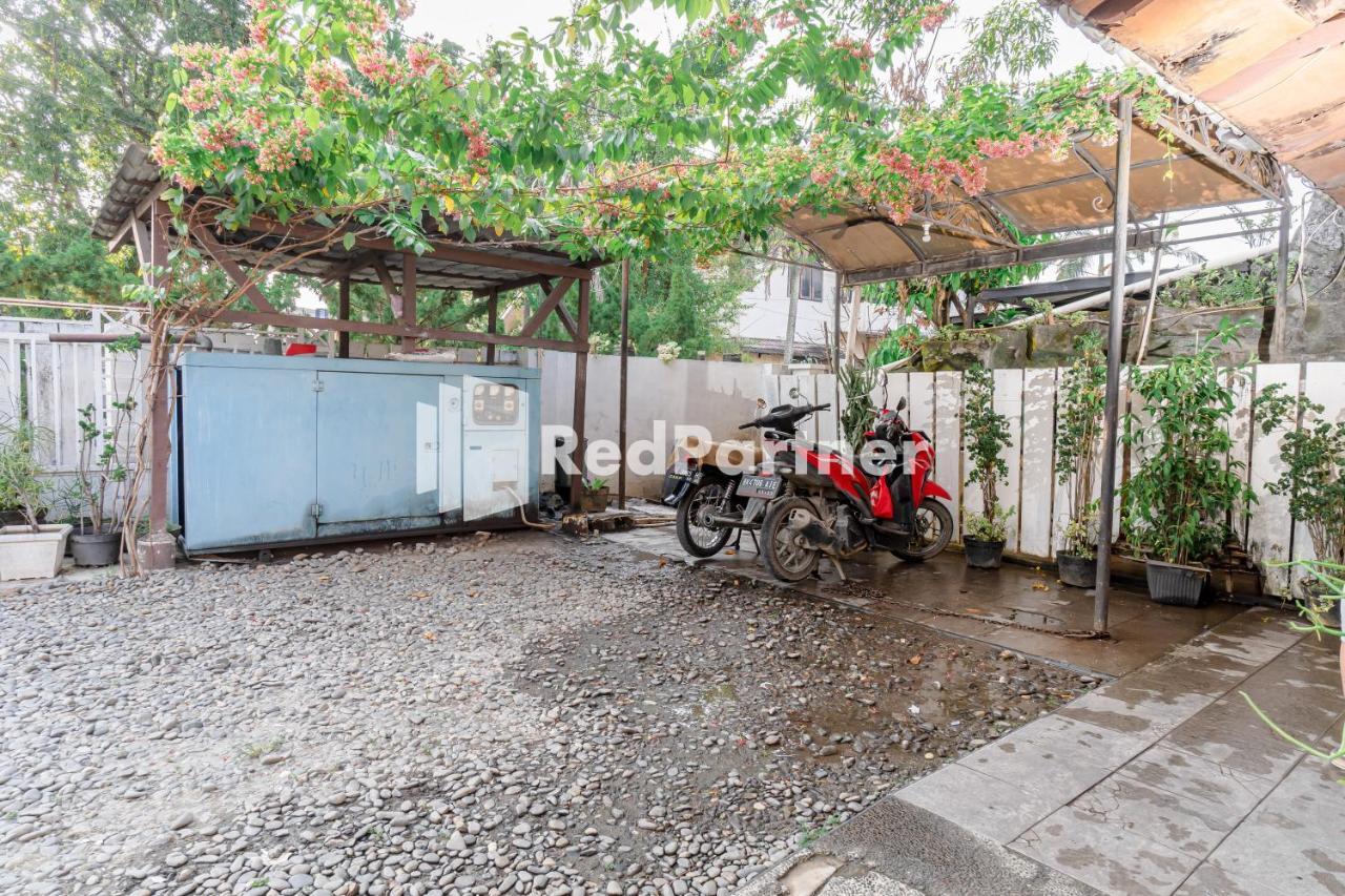 Cherry Pink Hotel Medan Mitra Reddoorz ภายนอก รูปภาพ